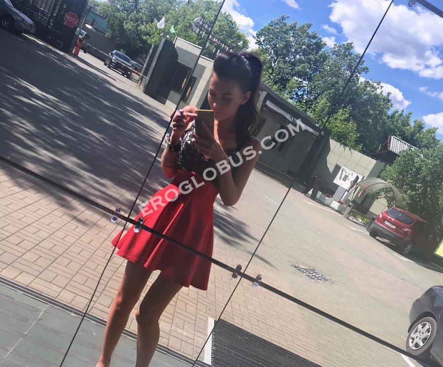 Виктория, 24